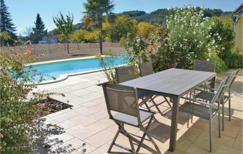 Three-bedroom Holiday Home In Montignac