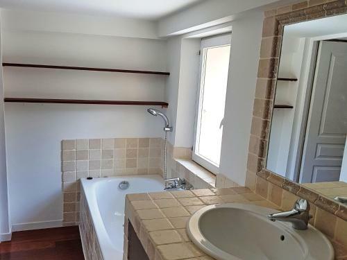 Comfortable Holiday Home In Mormoiron With Private Pool
