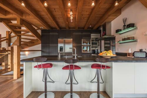 Omaroo Chalets Morzine - By Emerald Stay