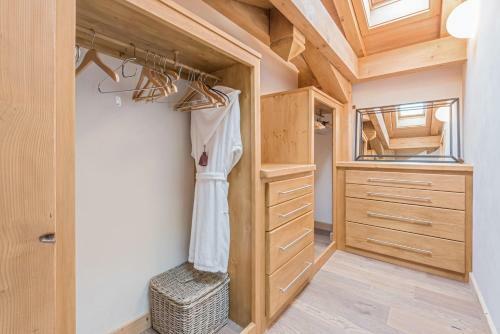 Omaroo Chalets Morzine - By Emerald Stay