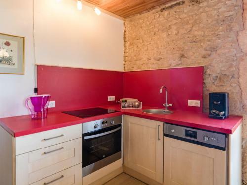 Cozy Cottage In Aquitaine With Private Swimming Pool