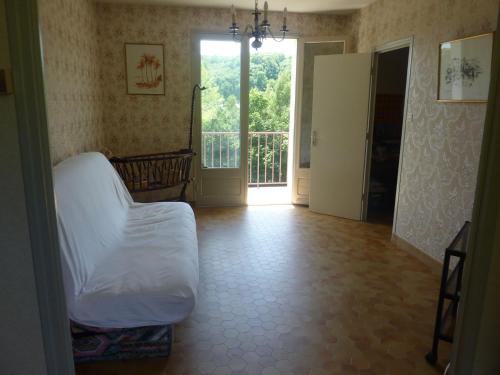 Comfortable Villa On Lake In Roybon