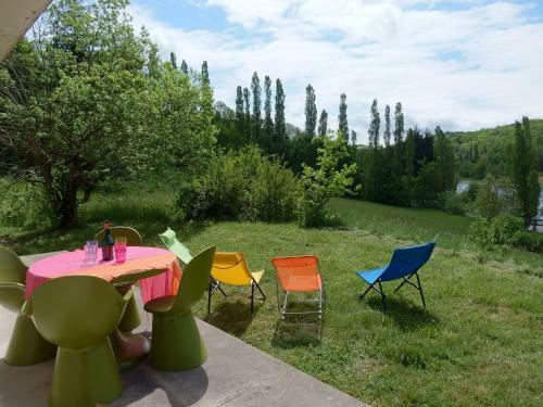 Comfortable Villa On Lake In Roybon