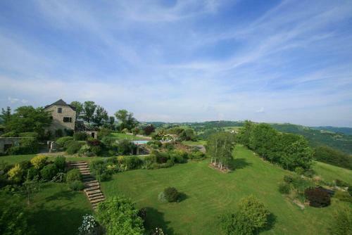 Saint-andre-de-najac Villa Sleeps 8 Pool Wifi