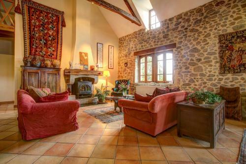 Saint-andre-de-najac Villa Sleeps 8 Pool Wifi