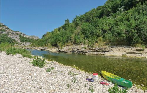 Three-bedroom Holiday Home In St-hilaire-d'ozlihan