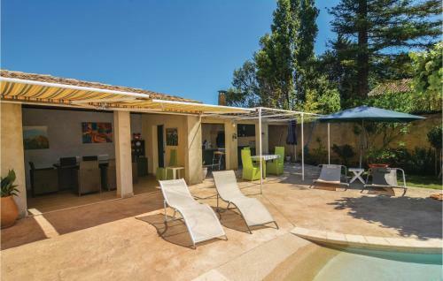 Three-bedroom Holiday Home In St-hilaire-d'ozlihan