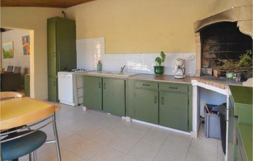 Three-bedroom Holiday Home In St-hilaire-d'ozlihan
