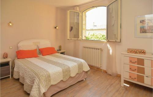 Three-bedroom Holiday Home In St-hilaire-d'ozlihan