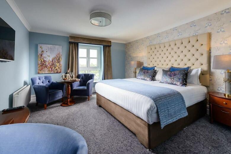 Dromhall Hotel
