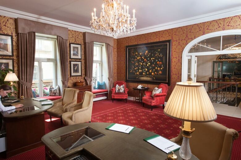 Hotel Grand Palace