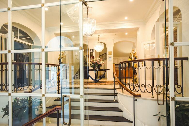Hotel Grand Palace