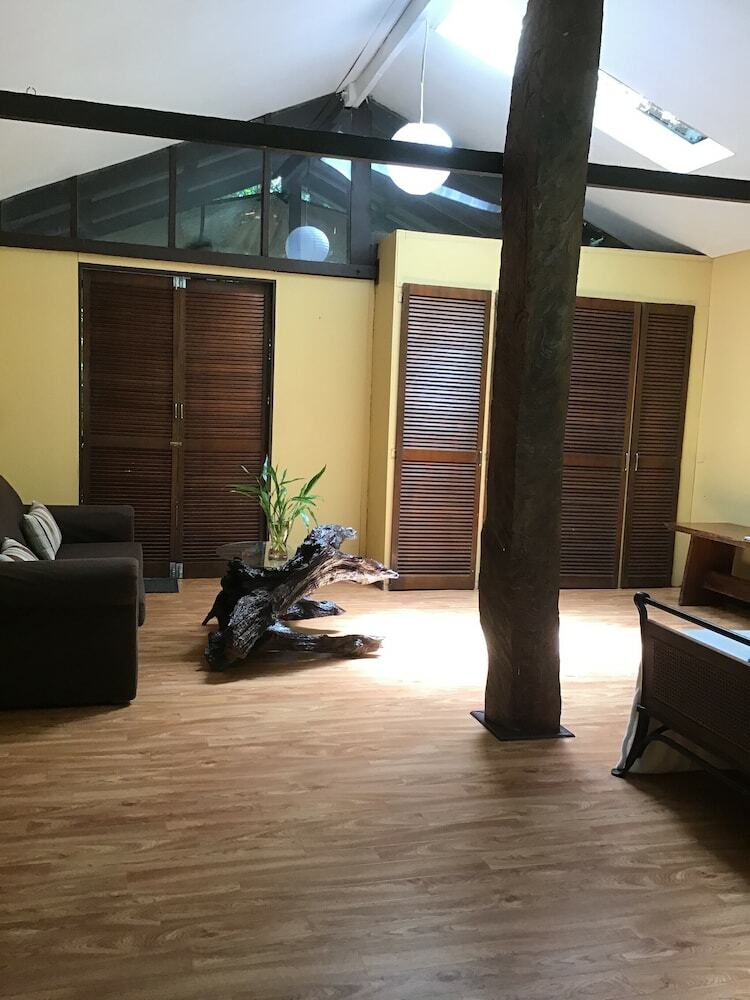Bed & Breakfast Rainforest Hideaway