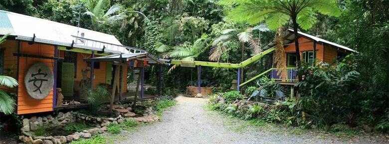 Bed & Breakfast Rainforest Hideaway