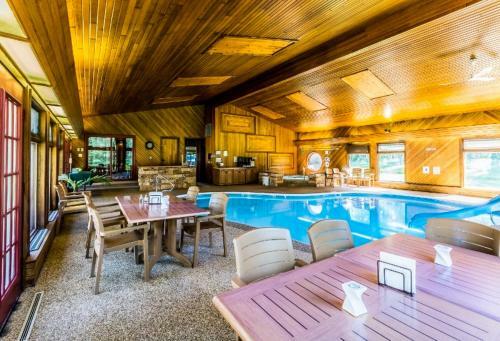 Bed & Breakfast Rustlers Lodge