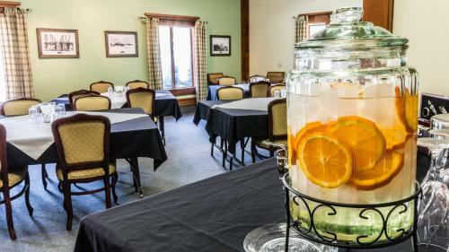 Bed & Breakfast Rustlers Lodge