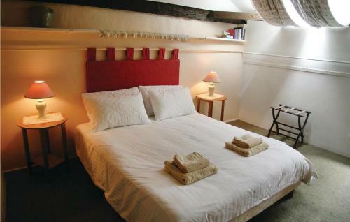 Thirteen-bedroom Holiday Home In St. Medard De Mussidan