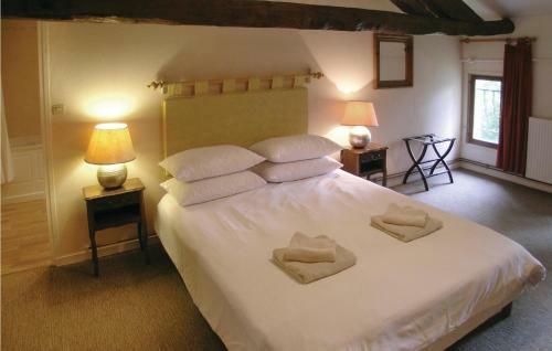 Thirteen-bedroom Holiday Home In St. Medard De Mussidan
