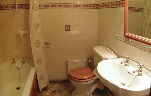 Thirteen-bedroom Holiday Home In St. Medard De Mussidan