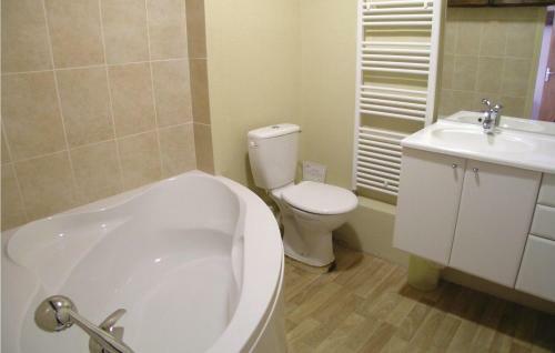 Thirteen-bedroom Holiday Home In St. Medard De Mussidan