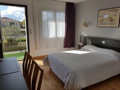 Hotel H�tel Restaurant Les Bruy�res