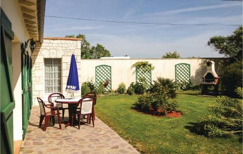 Three-bedroom Holiday Home In St. Michel En L'herm