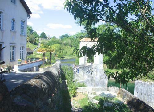 Bed & Breakfast Chambres Du Pont De La L�gende