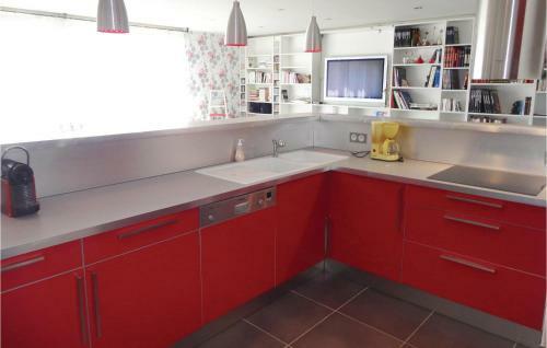 Two-bedroom Apartment In Sauvian