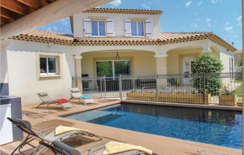 Five-bedroom Holiday Home In Sorgues
