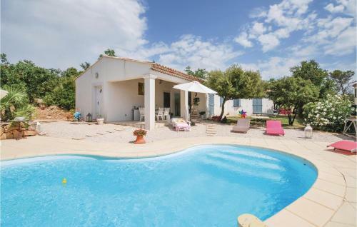 Three-bedroom Holiday Home In Tourves