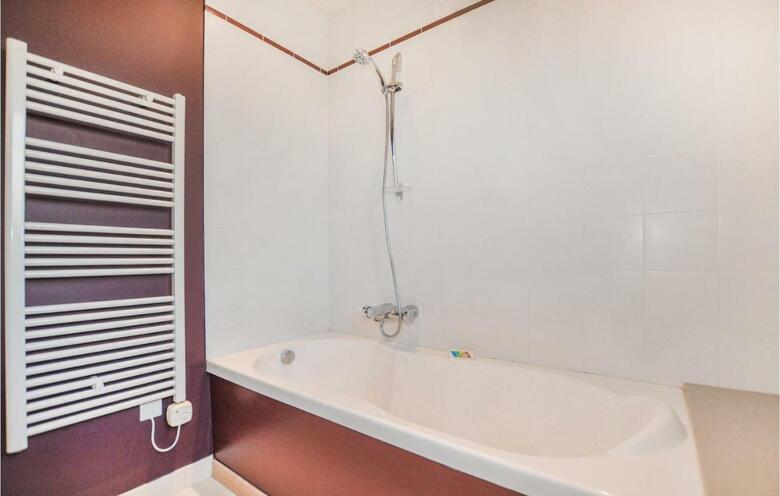 Four-bedroom Holiday Home In Villelongue