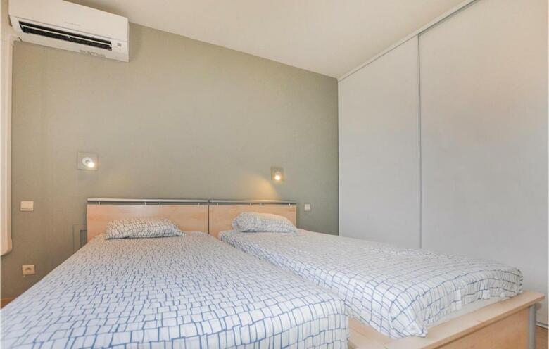 Four-bedroom Holiday Home In Villelongue