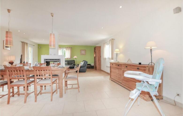 Four-bedroom Holiday Home In Villelongue
