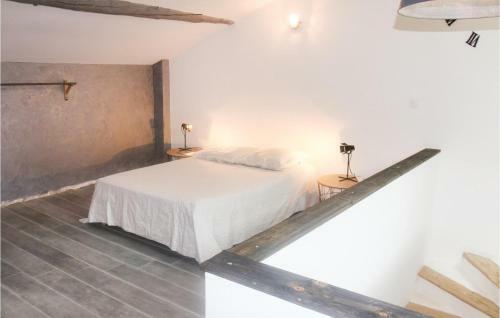 Three-bedroom Holiday Home In Vedene