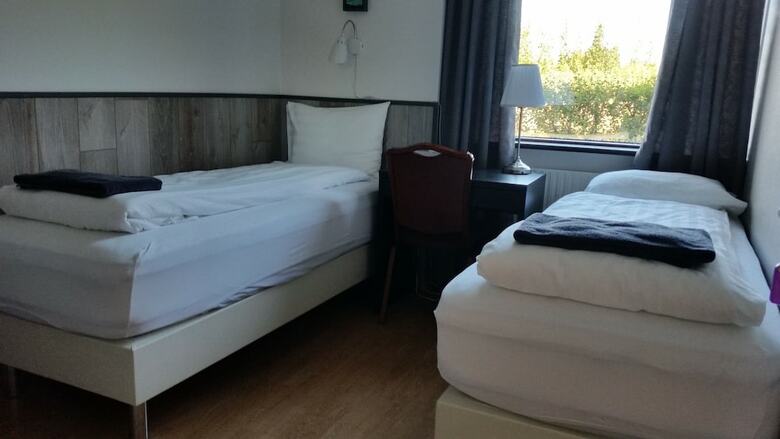 Hostal Laugar Guesthouse