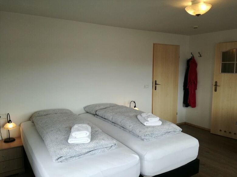Hostal Guesthouse Storu-laugar