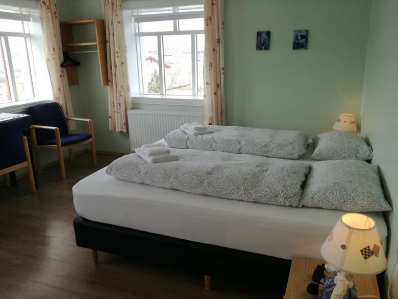 Hostal Guesthouse Storu-laugar