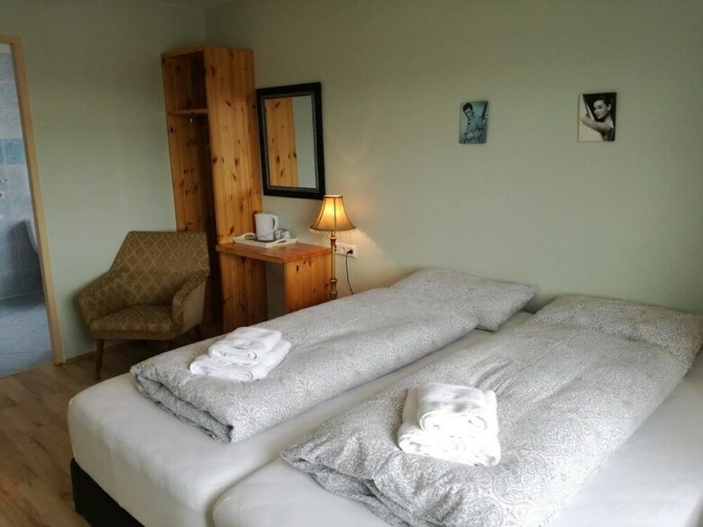 Hostal Guesthouse Storu-laugar