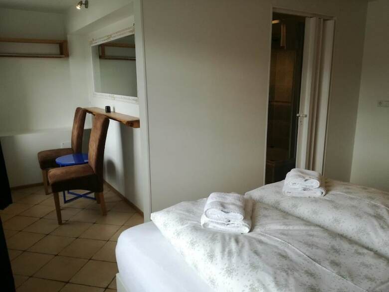 Hostal Guesthouse Storu-laugar
