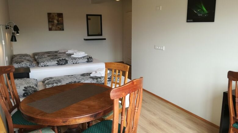 Hostal Guesthouse Storu-laugar