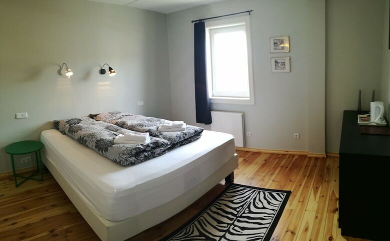Hostal Guesthouse Storu-laugar