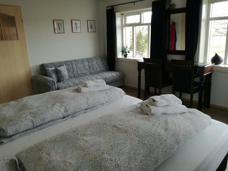 Hostal Guesthouse Storu-laugar