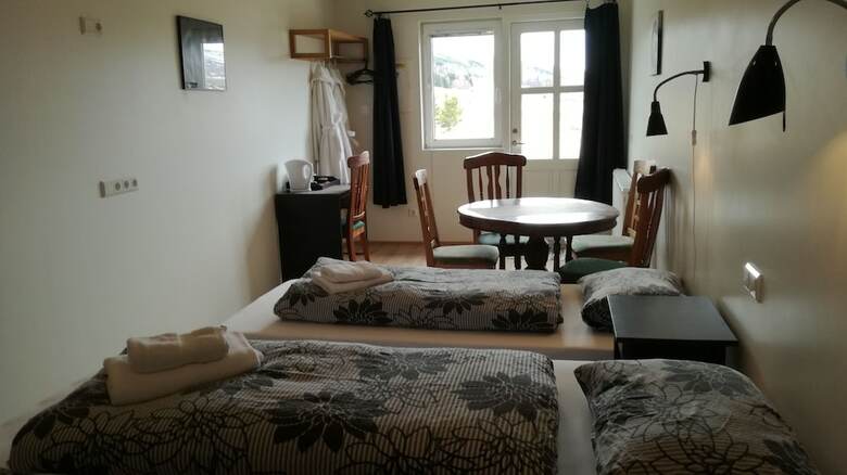 Hostal Guesthouse Storu-laugar