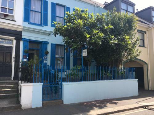 Hostal Avoca Villa Guest House