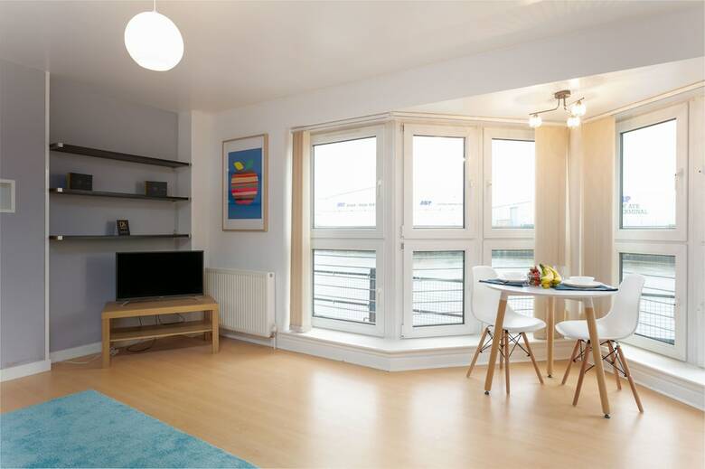 Logan Bay - Donnini Apartments