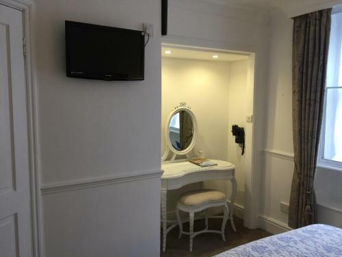 Bed & Breakfast Melbourne House + Annex