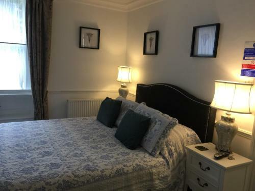 Bed & Breakfast Melbourne House + Annex