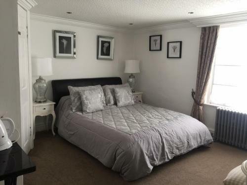 Bed & Breakfast Melbourne House + Annex