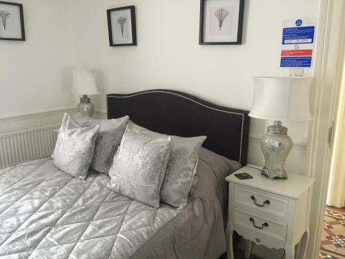 Bed & Breakfast Melbourne House + Annex