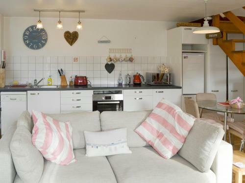Water's Edge Holiday Home